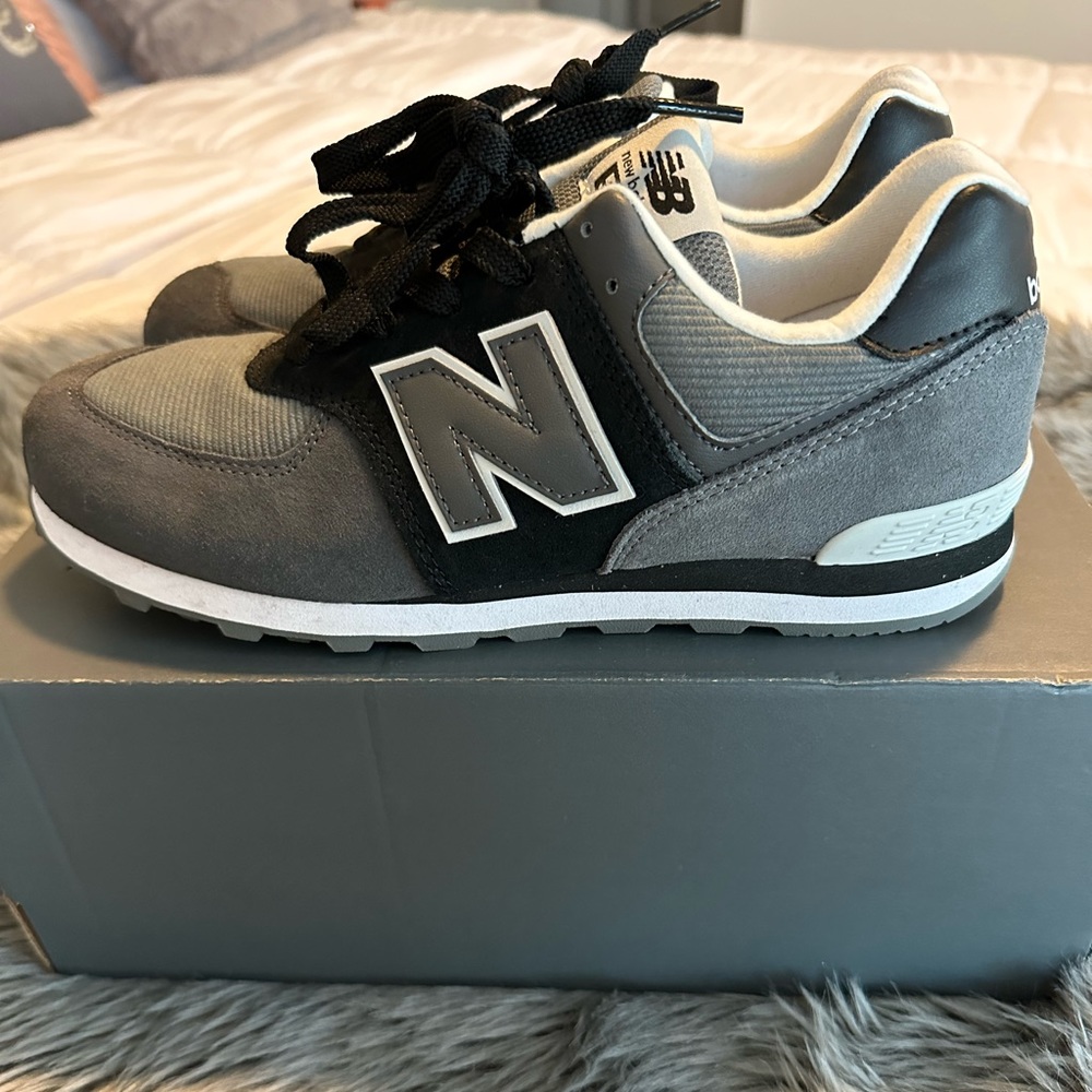 Boys New Balance Tennis Shoes